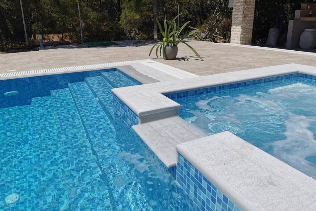 יאליסוס Fiore Di Rodi - Private Pool, Jacuzzi And Barbecue מראה חיצוני תמונה