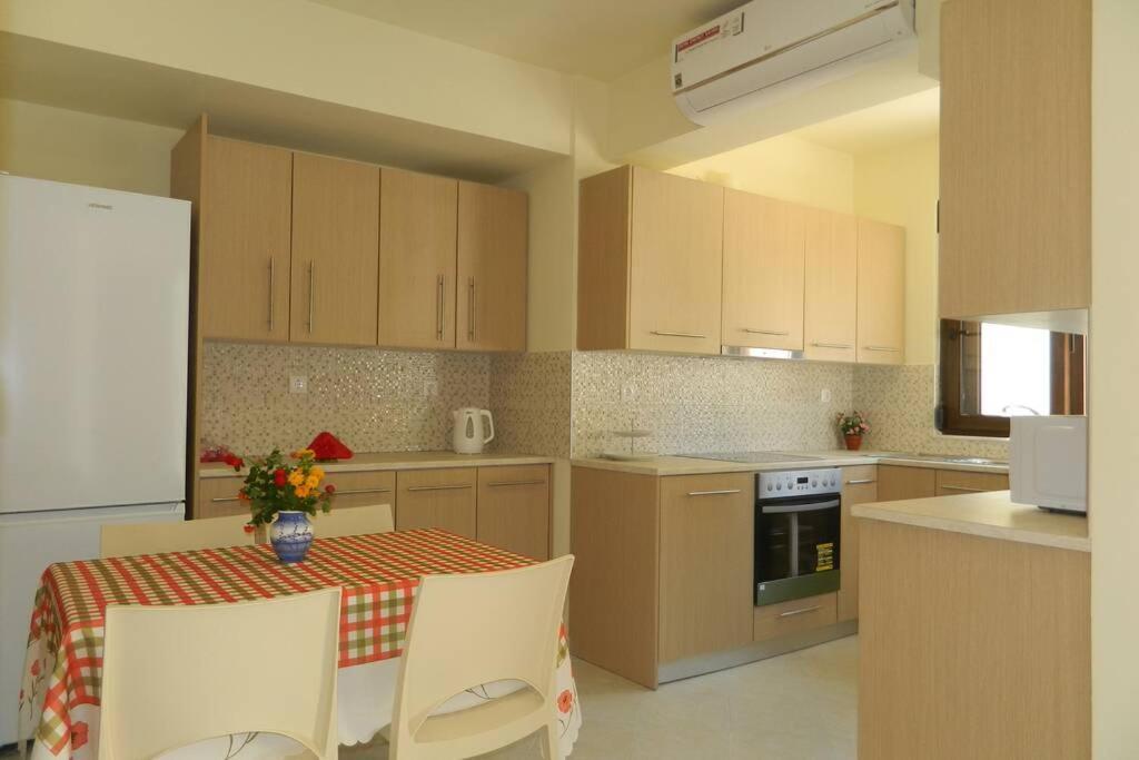 יאליסוס Fiore Di Rodi - Private Pool, Jacuzzi And Barbecue מראה חיצוני תמונה